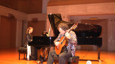 Andrew York and Mitsuko Kado onstage in Tokyo